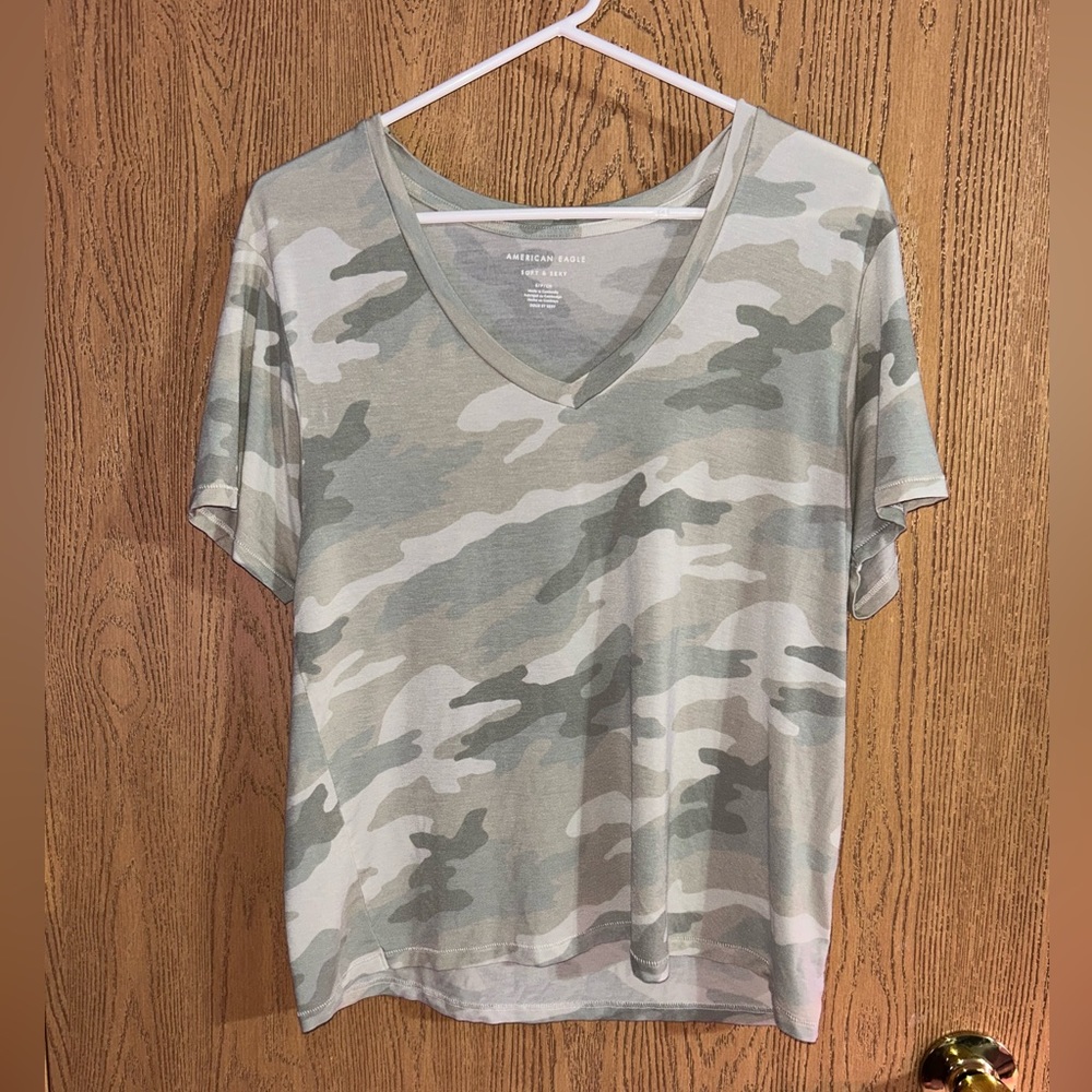 American Eagle soft & sexy tee